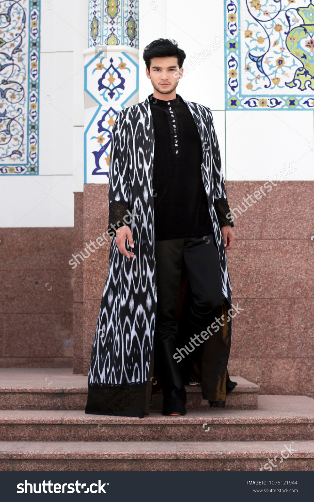 Atlas erkaklar to'ni