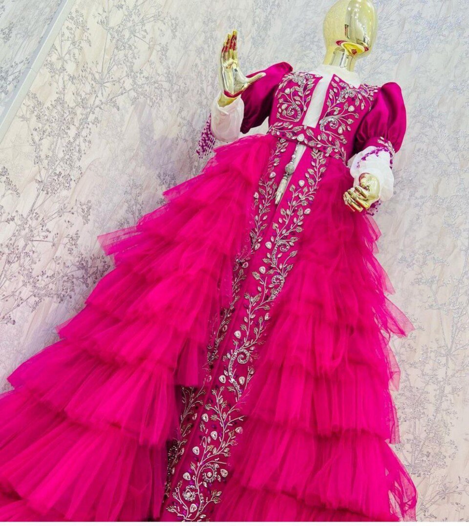 Yashil atlas ko'ylak